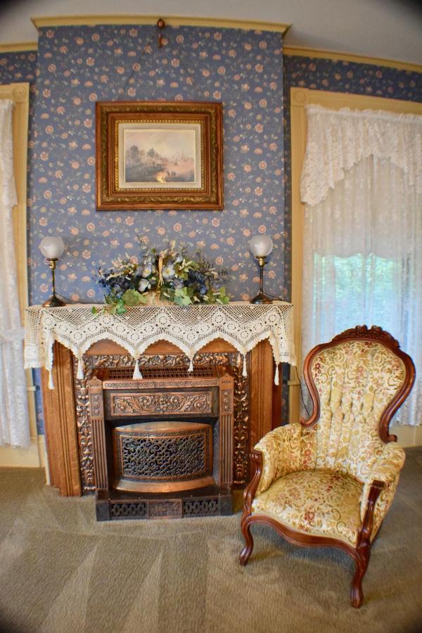 The Hancock House Bed & Breakfast Inn Dubuque Eksteriør billede