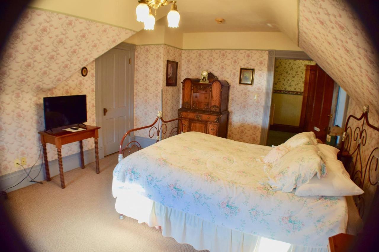 The Hancock House Bed & Breakfast Inn Dubuque Eksteriør billede