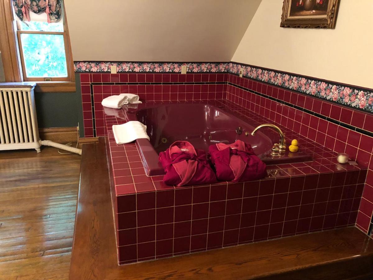 The Hancock House Bed & Breakfast Inn Dubuque Eksteriør billede