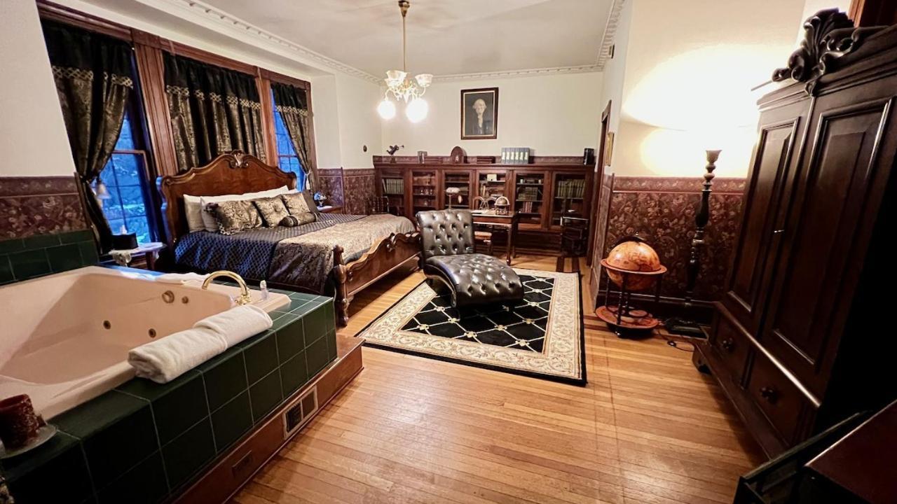 The Hancock House Bed & Breakfast Inn Dubuque Eksteriør billede