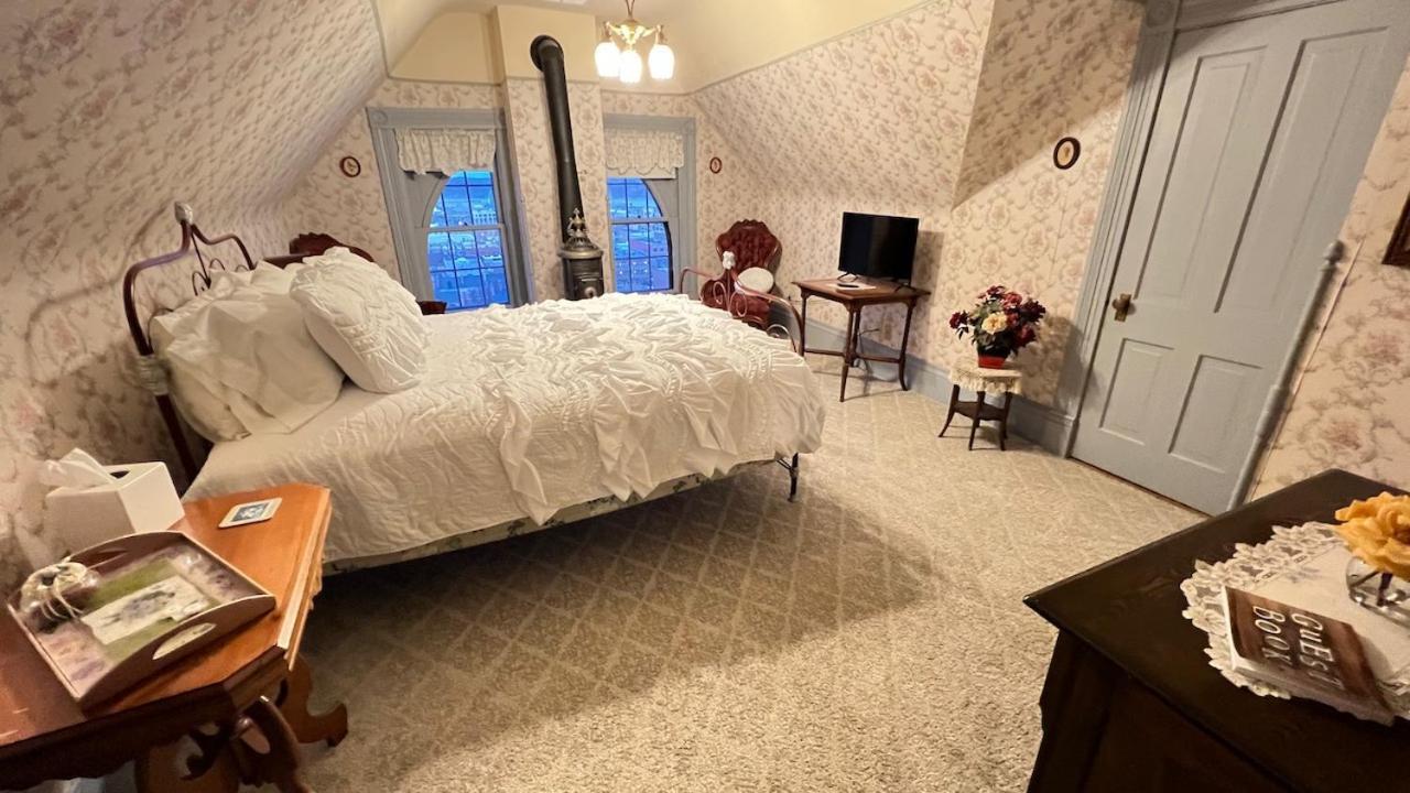 The Hancock House Bed & Breakfast Inn Dubuque Eksteriør billede