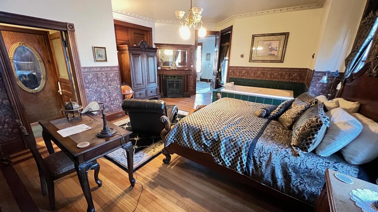 The Hancock House Bed & Breakfast Inn Dubuque Eksteriør billede